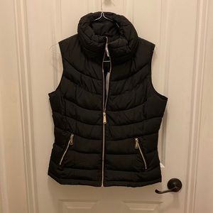 Calvin Klein Black & Gold (L) shelled vest